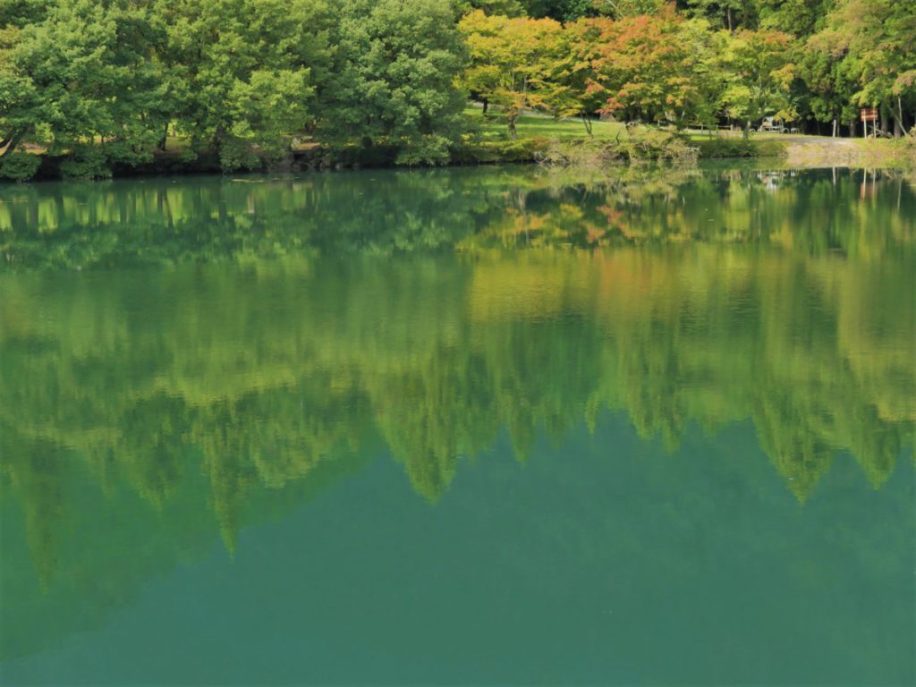 北伊奈ケ湖は紅葉がきっとスゴイ